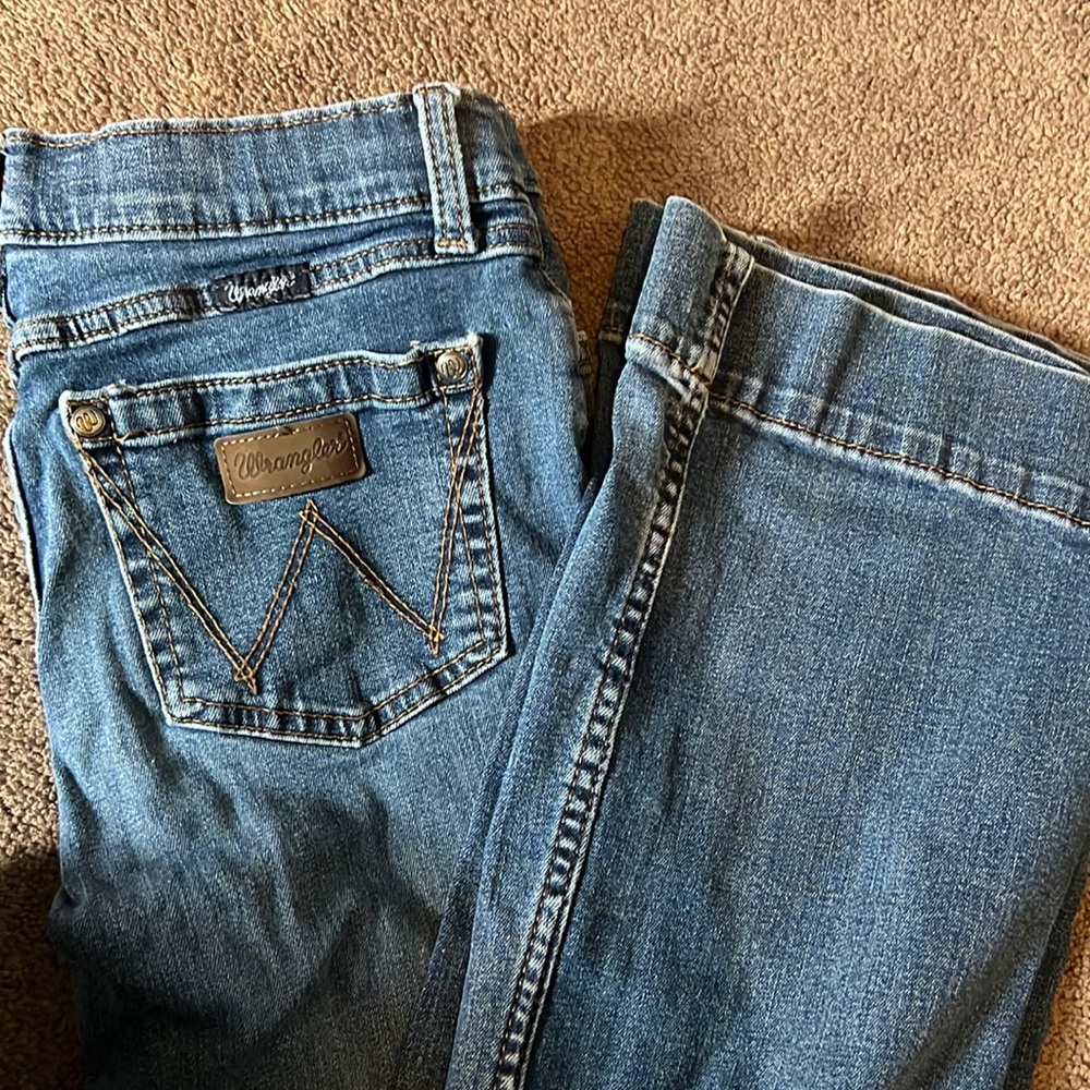 Youth Wrangler Jeans size 14. In great condition! Only worn twice.